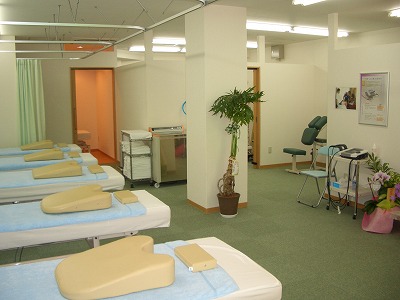 福本整骨院　施術室